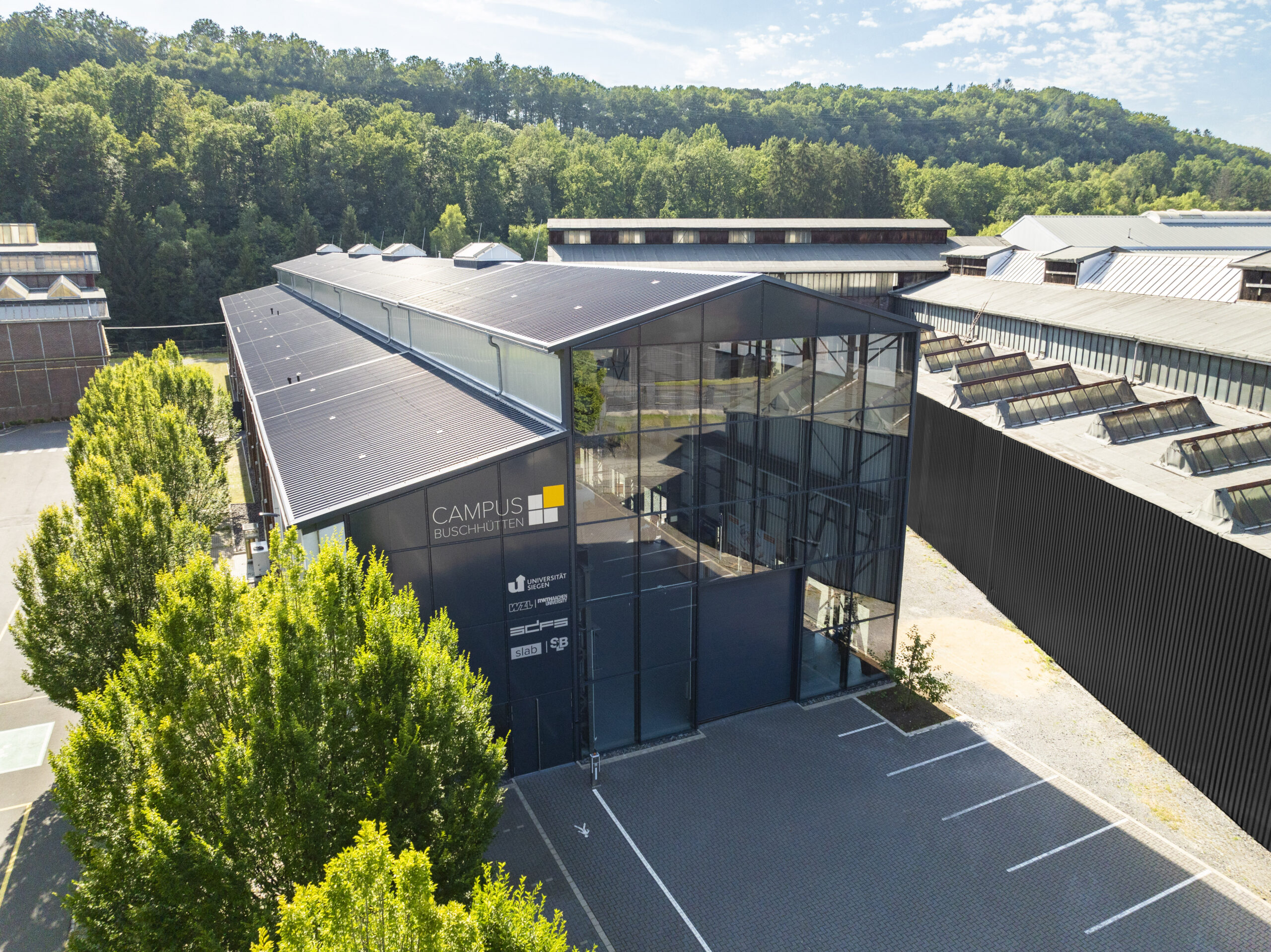 Außenansicht des Campus Buschhütten